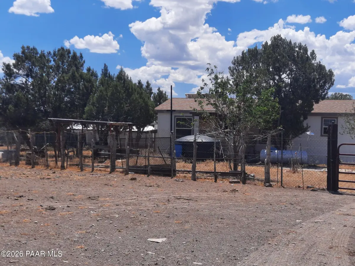 44050 W Fort Rock Road, Seligman, AZ 86337 - #1