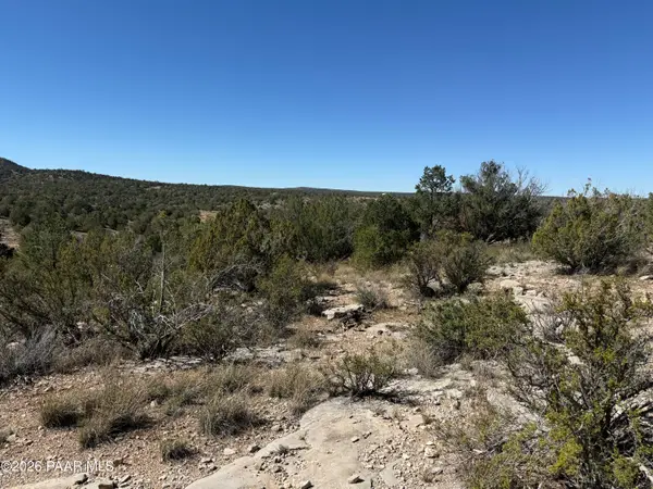 33367 W Hora Circle, Seligman, AZ 86337