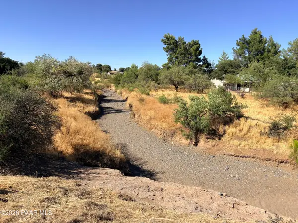 17388 E Meadow Lane, Mayer, AZ 86333
