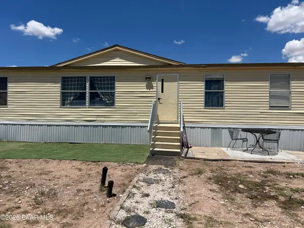 25284 W El Dorado Drive, Seligman, AZ 86337