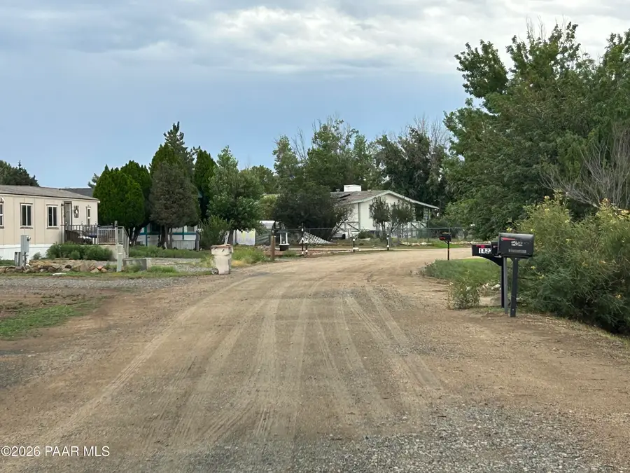 18318 S Frontier Road, Peeples Valley, AZ 86332 - #3