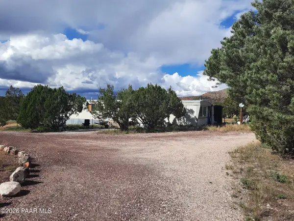 25870 W Fort Rock Road, Seligman, AZ 86337