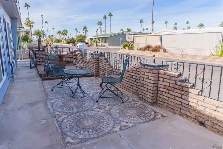 399 W TETON DR, Yuma, AZ 85365 - Image #2
