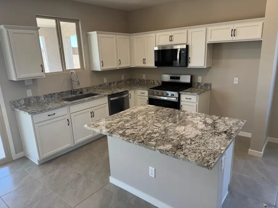 7687 E 35 PL, Yuma, AZ 85365 - Image #3