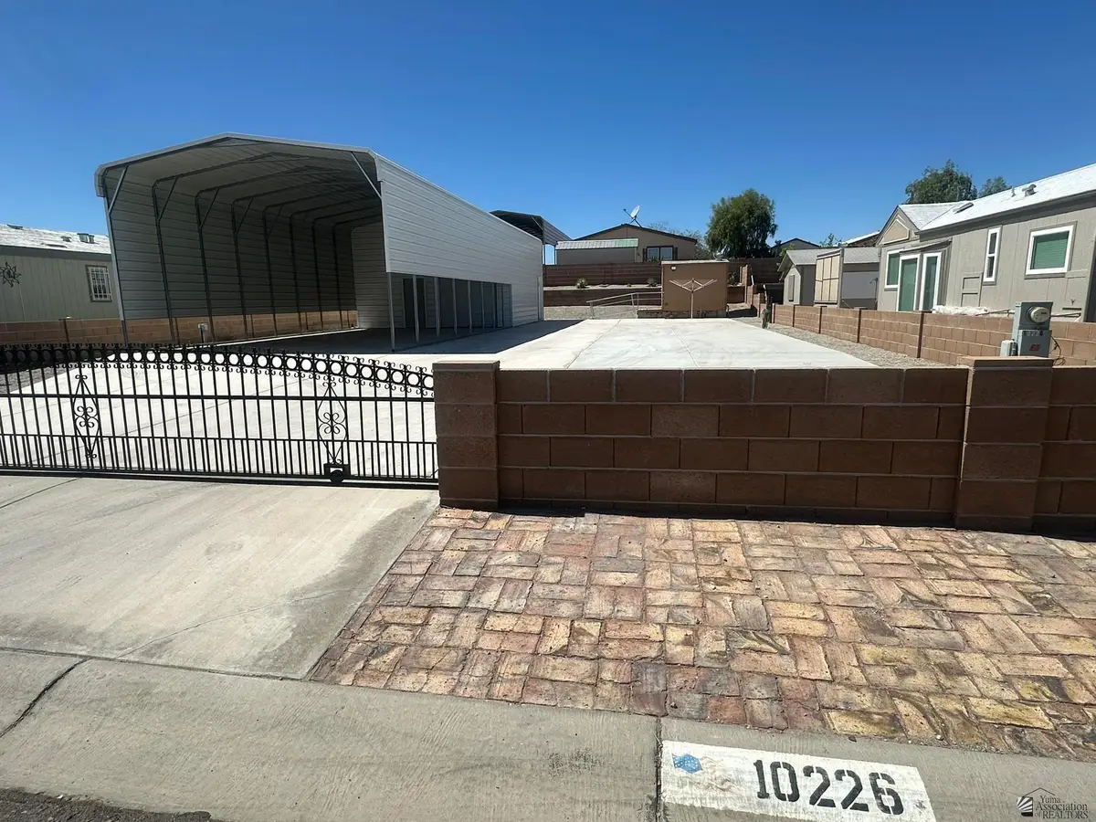 10226 S SUMMER AVE, Yuma, AZ 85365 - Image #1