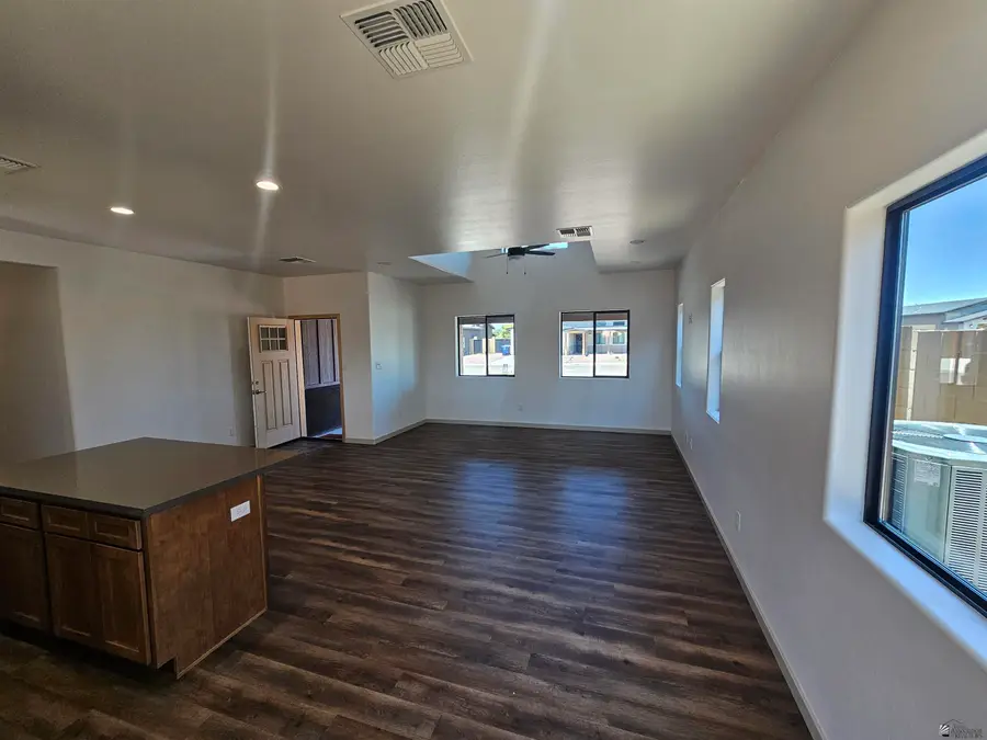 4237 W 31 PL, Yuma, AZ 85364 - Image #3