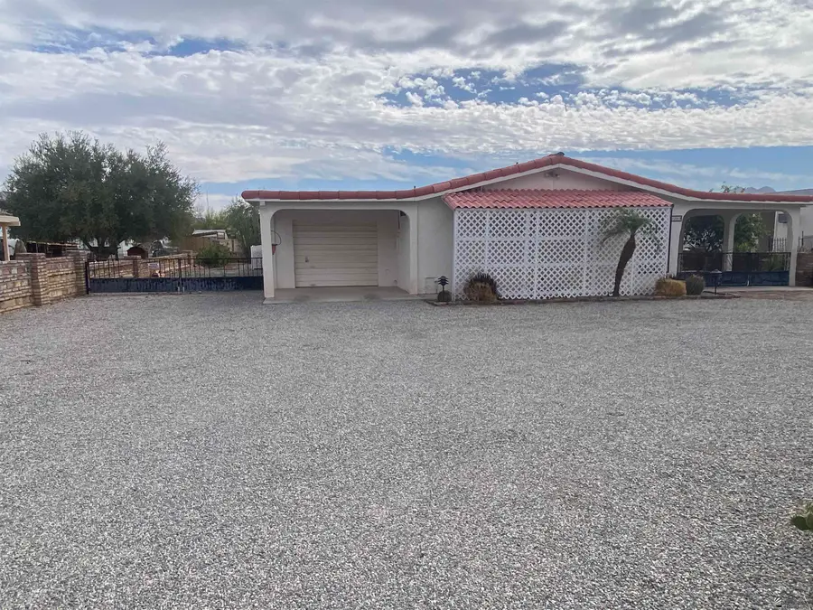 12319 S IRONWOOD DR, Yuma, AZ 85367 - Image #3