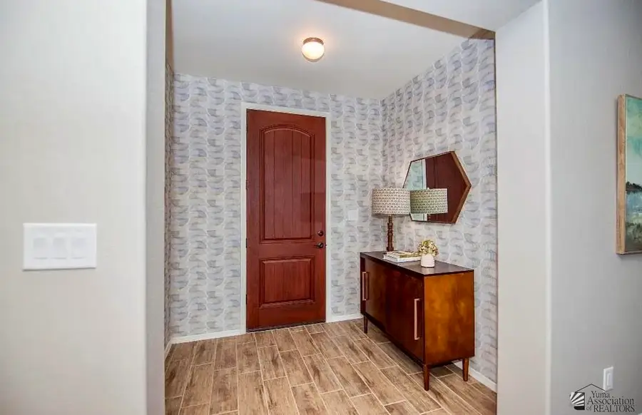 5693 E 44th Pl, Yuma, AZ 85365 - Image #2