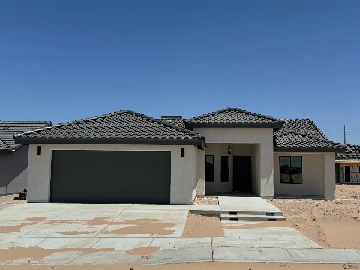 10812 E 45 LN, Fortuna Foothills, AZ 85367 - Image #1