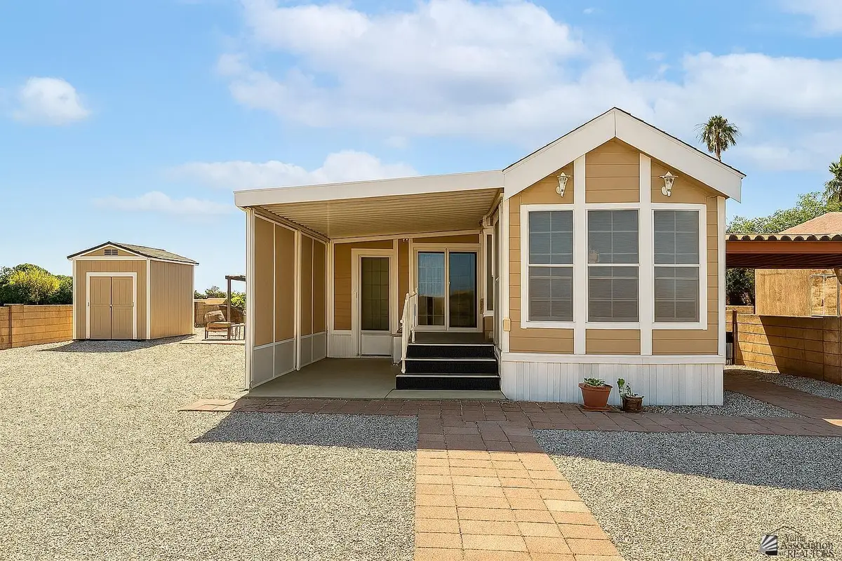 10422 S SPRING AVE, Yuma, AZ 85365 - Image #1