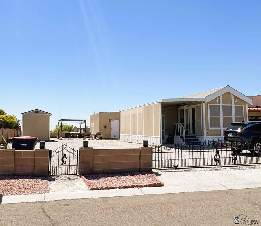 10422 S SPRING AVE, Yuma, AZ 85365 - Image #2