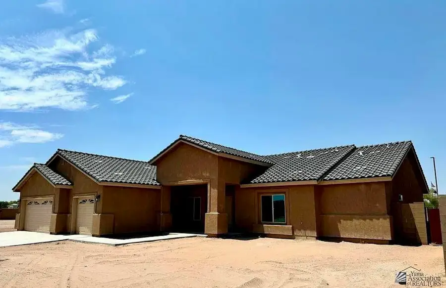 5663 E 45 ST, Yuma, AZ 85365 - Image #2