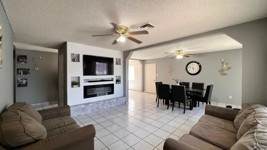 520 S CONGRESS AVE, Somerton, AZ 85350 - Image #2