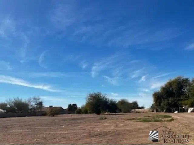 326 S AVE C, Yuma, AZ 85364 - Image #2