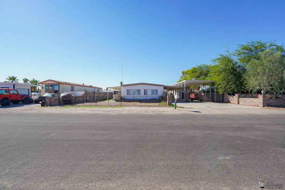 9367 E SADDLE DR, Yuma, AZ 85365 - Image #1