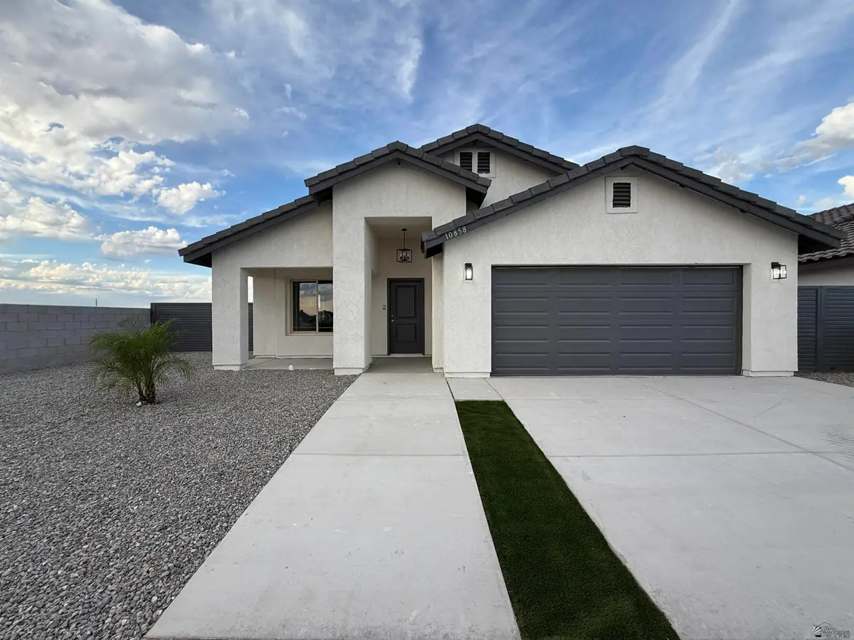 10858 E 45 ST, Yuma, AZ 85367 - Image #1