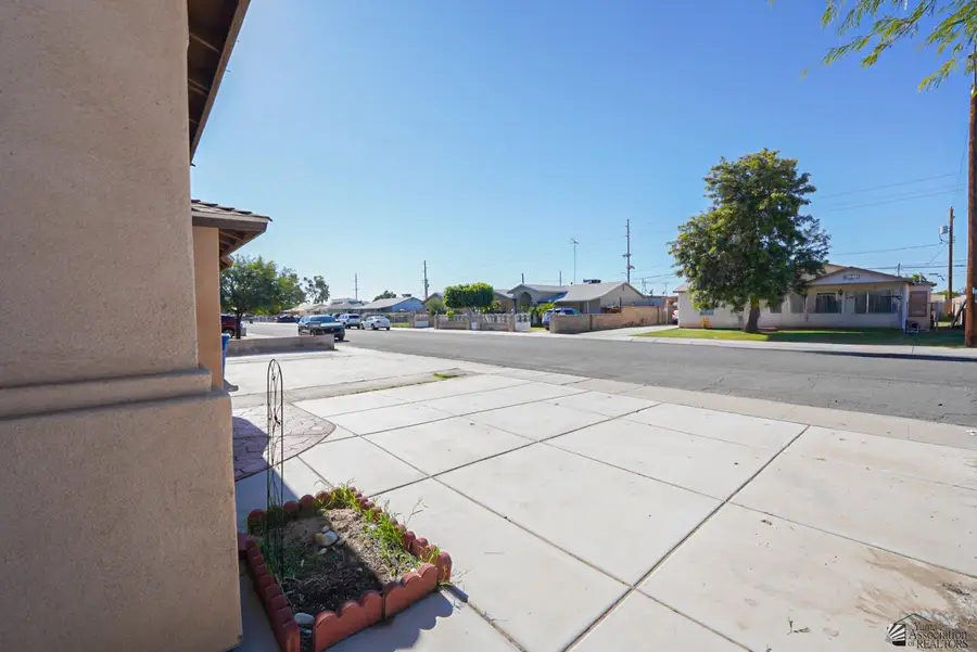 2519 S 8 DR, Yuma, AZ 85364 - Image #3