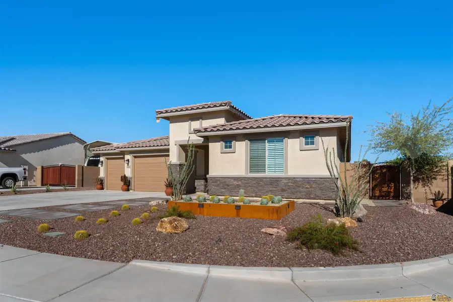 10203 S ORION AVE, Yuma, AZ 85367 - Image #2