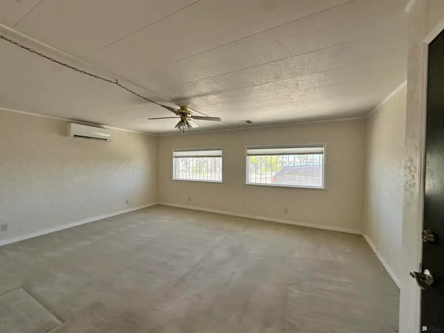 33 W TETON DR, Yuma, AZ 85364 - Image #2