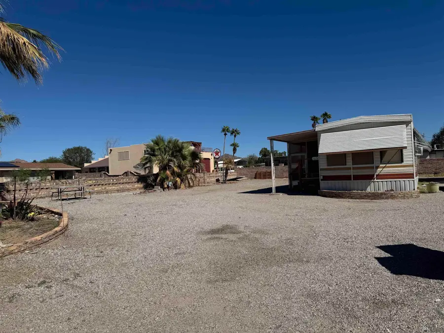 11529 S SANDRA AVE, Yuma, AZ 85367 - Image #2