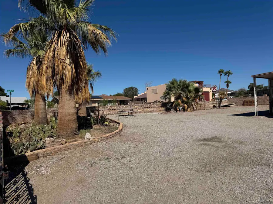 11529 S SANDRA AVE, Yuma, AZ 85367 - Image #3