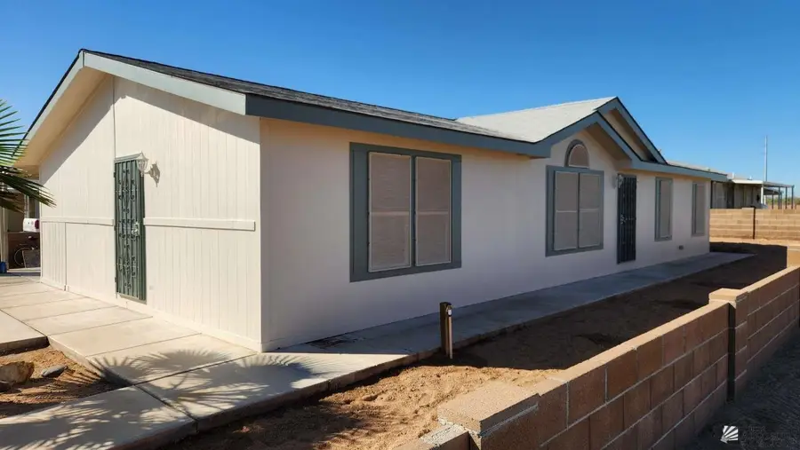 10114 S SUMMER AVE, Yuma, AZ 85365 - Image #2