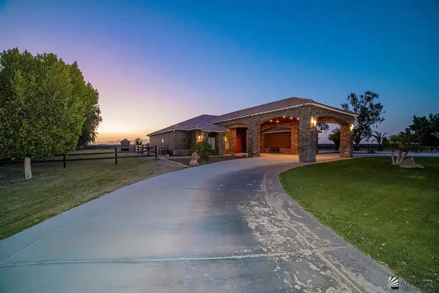 13261 S FAIRCHILD RD, Yuma, AZ 85365 - Image #2