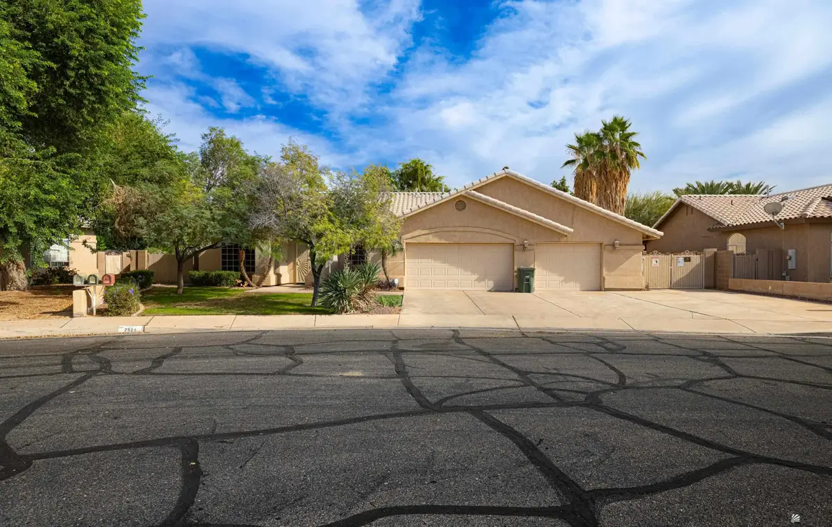 2521 S 36 DR, Yuma, AZ 85364 - Image #1