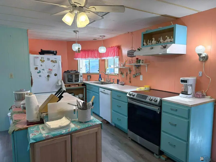 2042 S COYOTE AVE, Yuma, AZ 85364 - Image #2