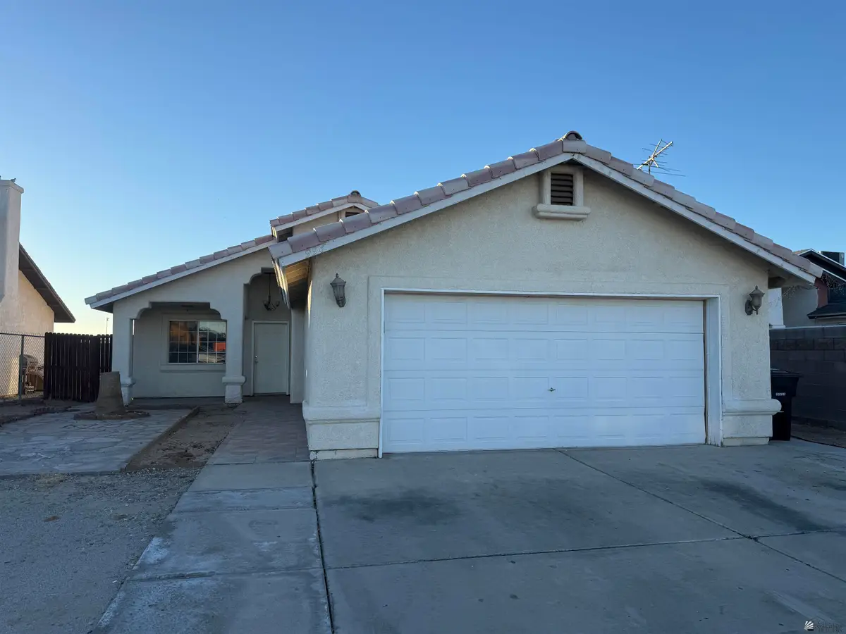 996 N 4 DR, San Luis, AZ 85349 - Image #1