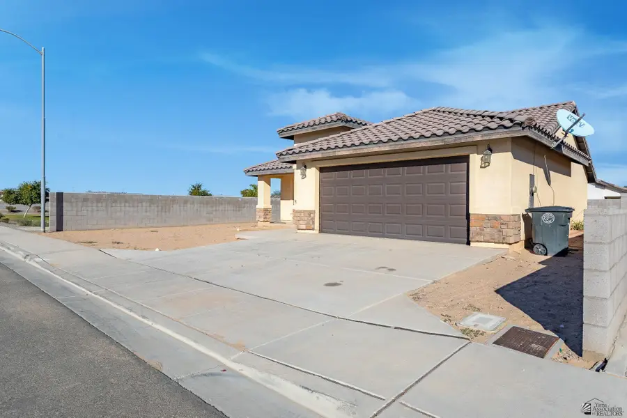 3842 E HOYOS ST, San Luis, AZ 85349 - Image #2