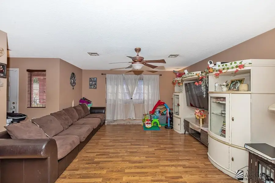 2097 W DEL SOL LN, Yuma, AZ 85364 - Image #2