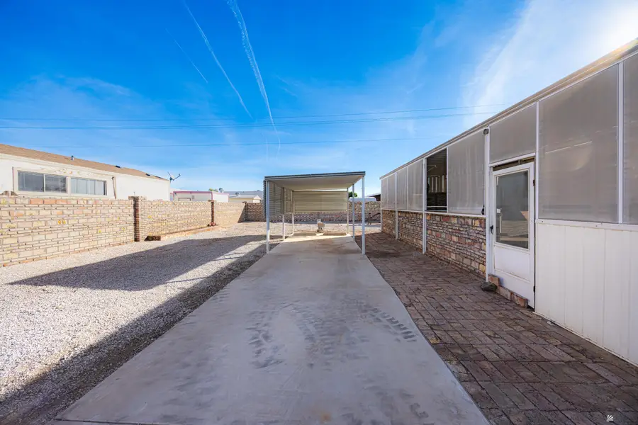 11697 S Helen DR, Yuma, AZ 85367 - Image #2