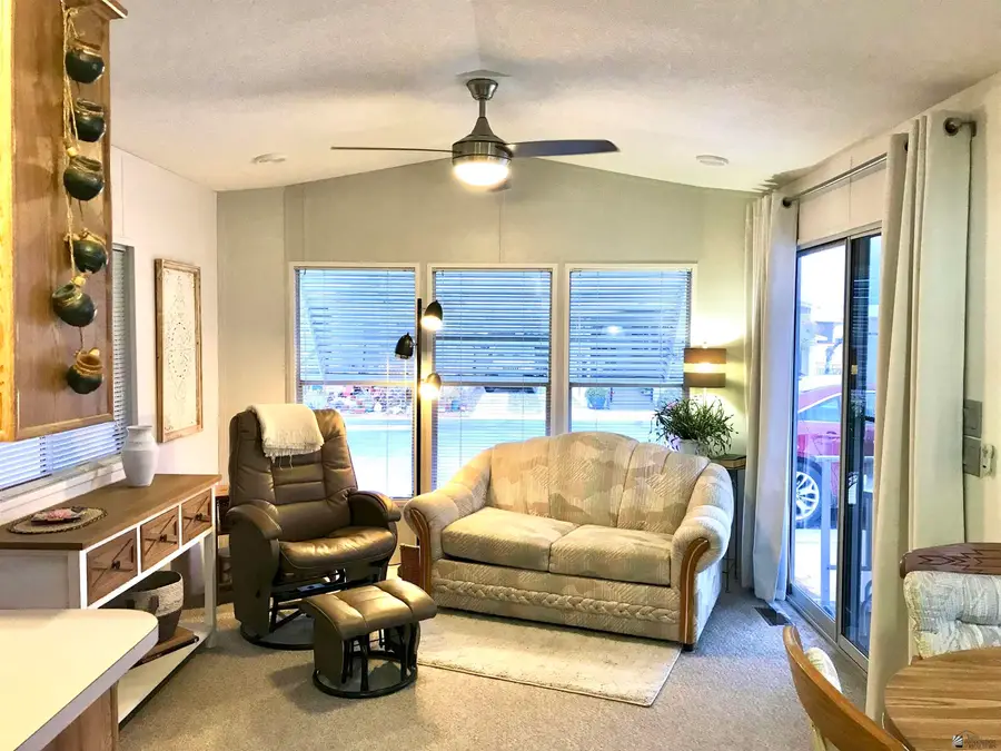 11423 S MARIA ROSA DR, Yuma, AZ 85367 - Image #2