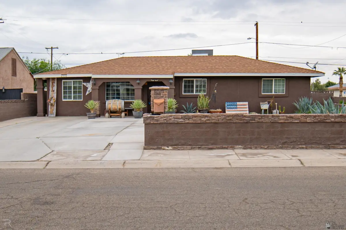 2332 S 6 AVE, Yuma, AZ 85364 - Image #1