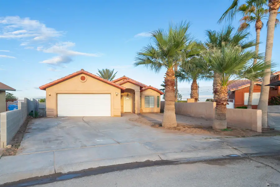 582 S CHOLLA AVE, Somerton, AZ 85350 - Image #2