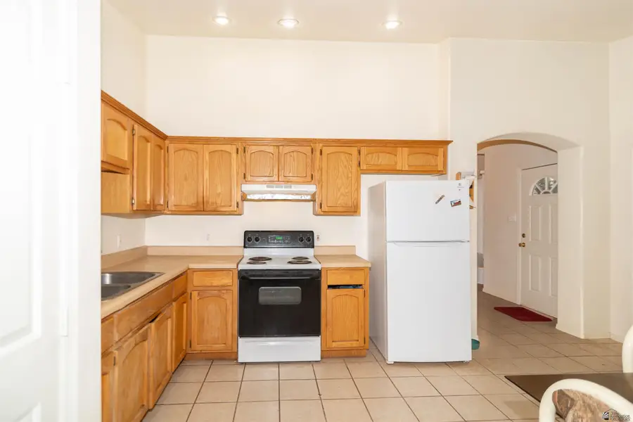 582 S CHOLLA AVE, Somerton, AZ 85350 - Image #3