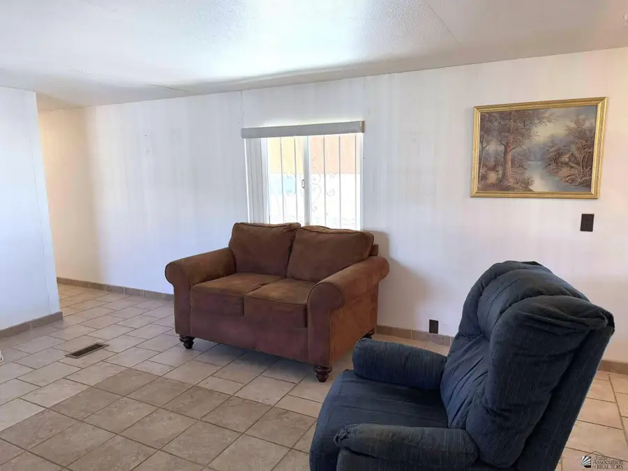 2033 S ROADRUNNER AVE, Yuma, AZ 85365 - Image #2