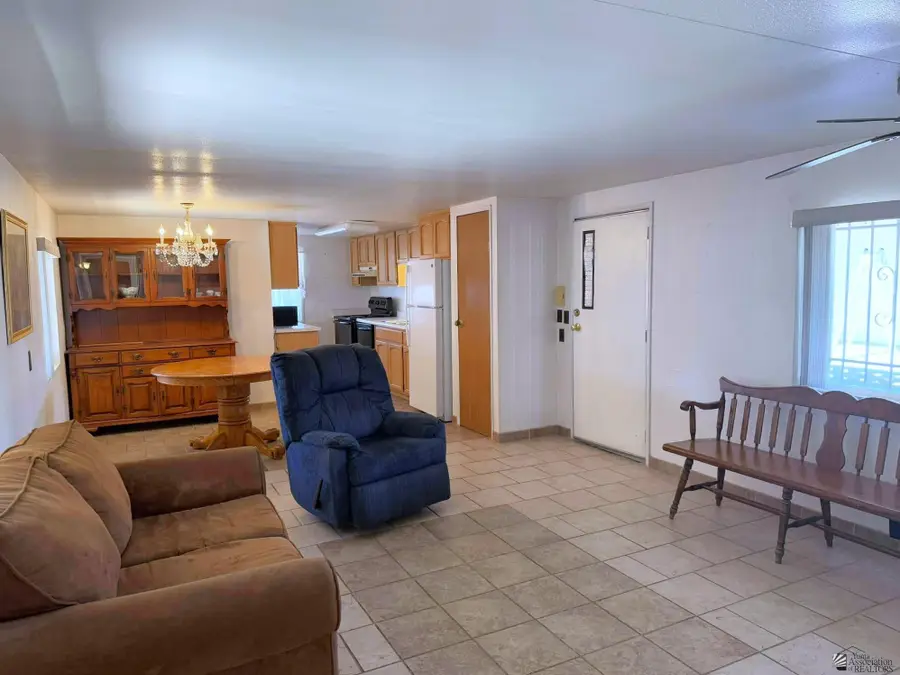 2033 S ROADRUNNER AVE, Yuma, AZ 85365 - Image #3