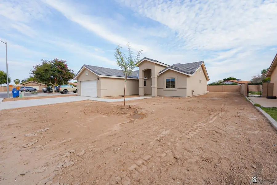 1635 S 10 AVE, Yuma, AZ 85364 - Image #2