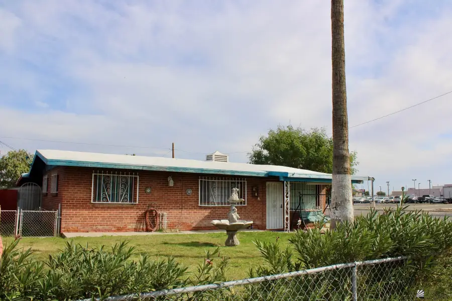2193 S 6 AVE, Yuma, AZ 85364 - Image #2