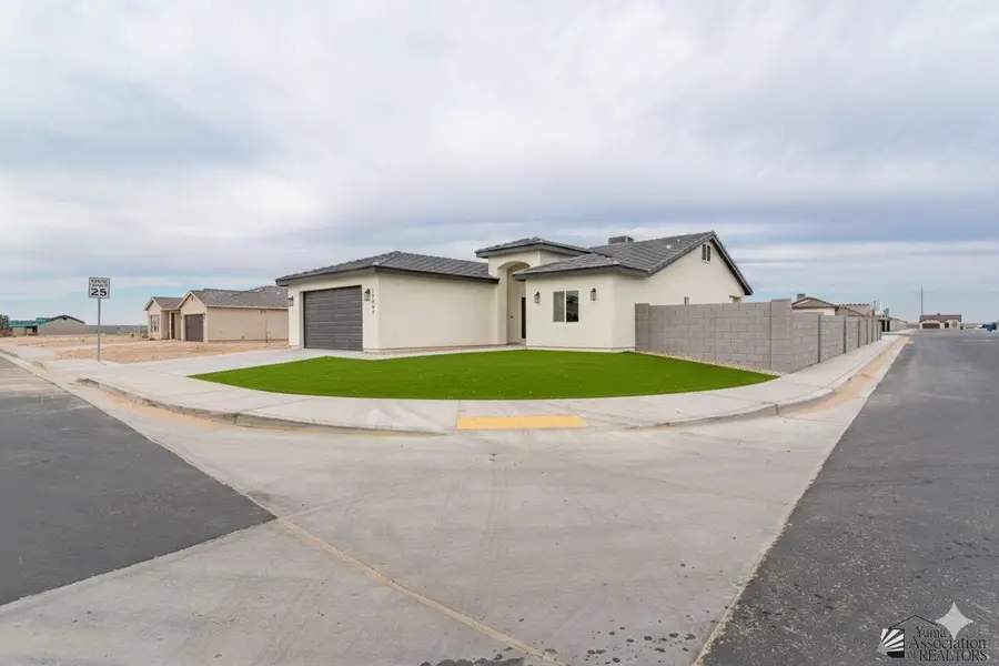 10864 E 46 PL, Yuma, AZ 85367 - Image #2