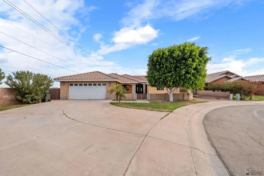 1530 N DANIELA AVE, Somerton, AZ 85350 - #2