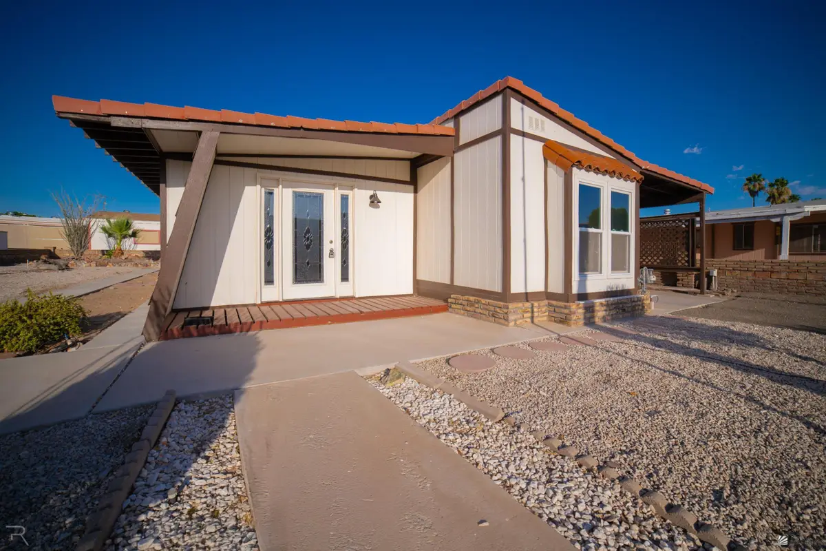 11279 S PHOENIX DR, Yuma, AZ 85367 - Image #1