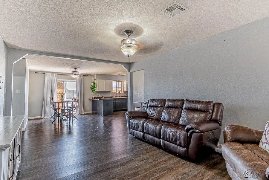 8767 E 37 LN, Yuma, AZ 84365 - Image #3