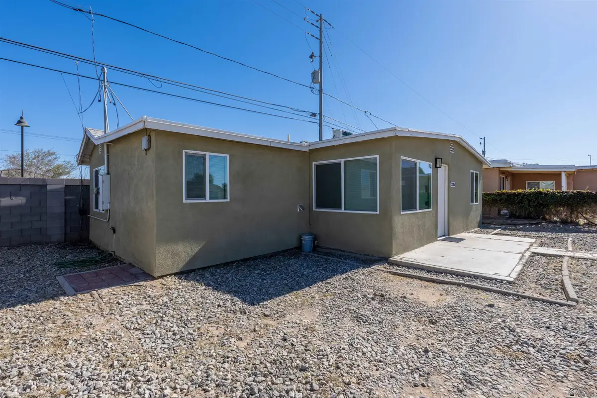 2105 S WALNUT AVE, Yuma, AZ 85364 - Image #1