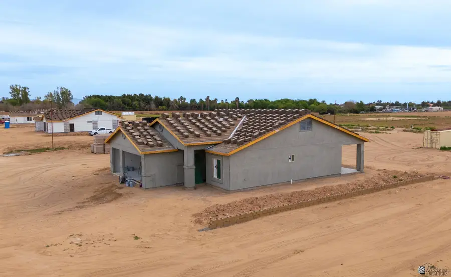 2323 W COUNTY 16 3/4 ST, Somerton, AZ 85350 - #2