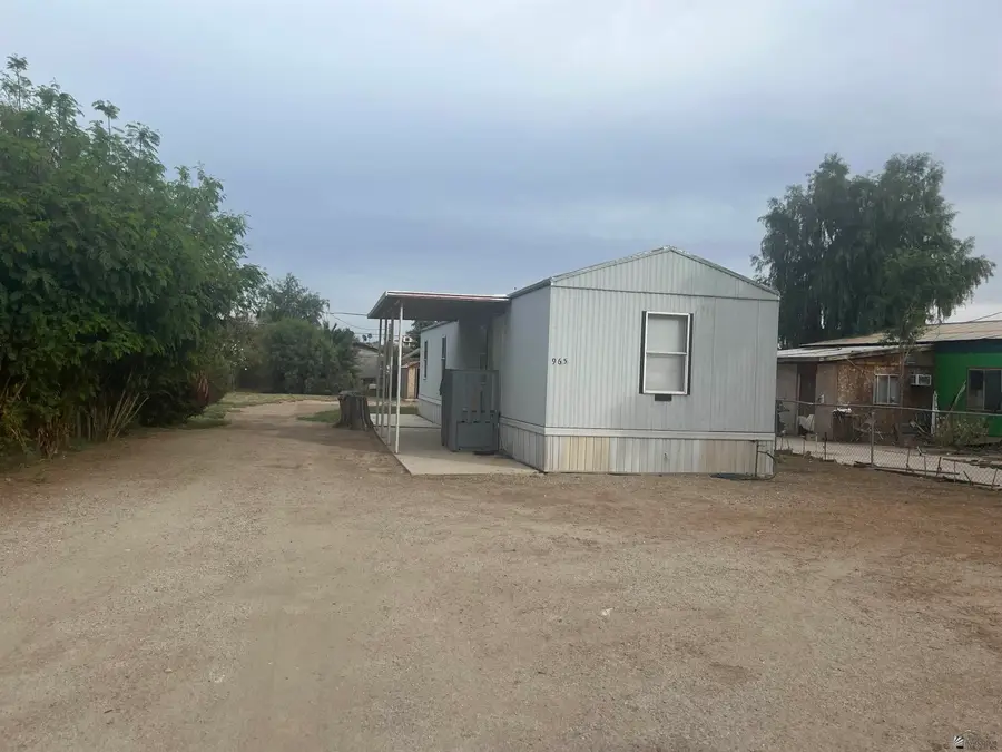 965 S 20 AVE, Yuma, AZ 85364 - #2