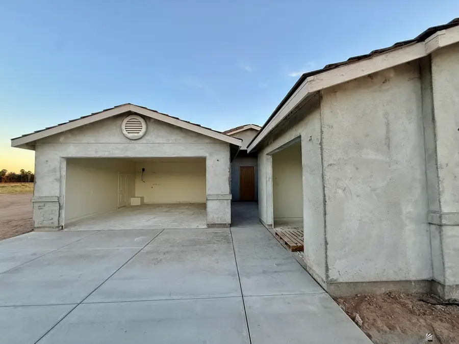 2301 W COUNTY 16 3/4 ST, Yuma, AZ 85350 - #2