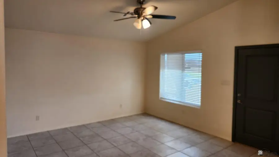 4241 E LOS OLIVOS DR, San Luis, AZ 85336 - #3